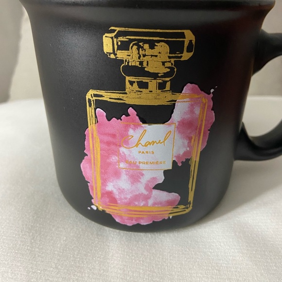 Amanda Greenwood Black and Pink Fashion Mug - Picture 2 of 3